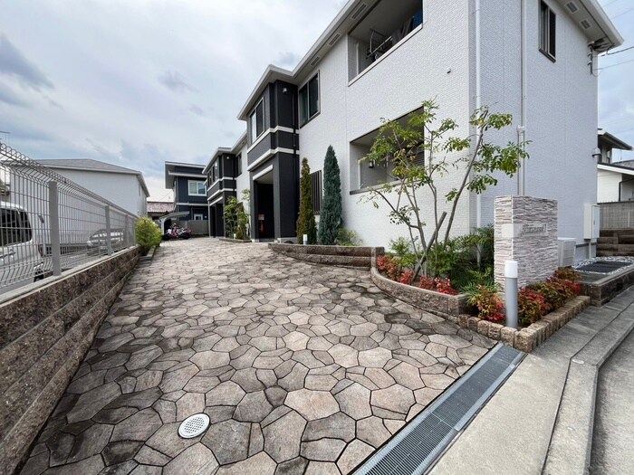 アルビネスⅠの物件外観写真