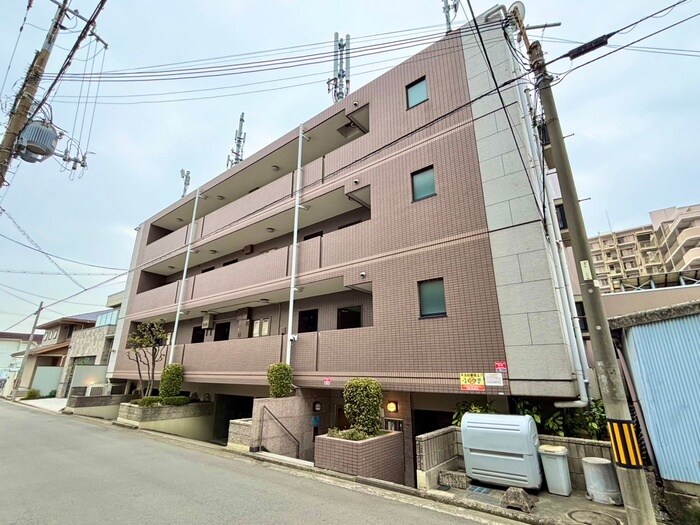 エクセル万代の物件外観写真