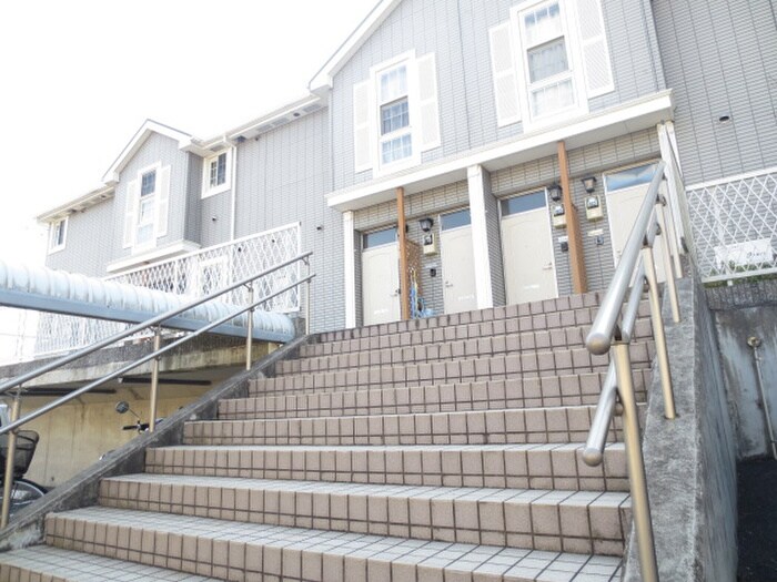 シャトルヒルズの物件外観写真