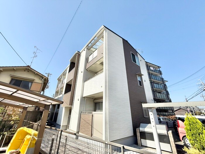 パラッツオ城陽の物件外観写真