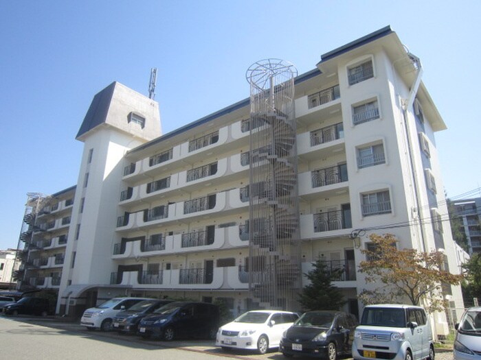 ハイツ三ツ池台の物件外観写真