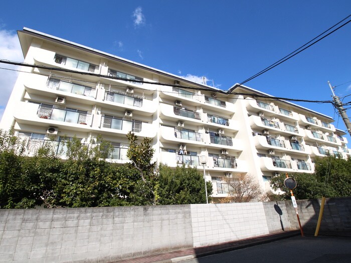 ハイツ三ツ池台の物件外観写真