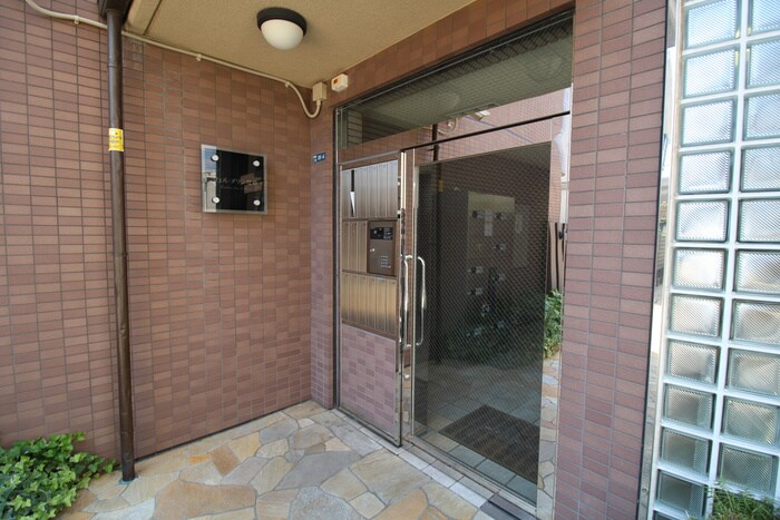 ウエルメゾン江坂の物件外観写真