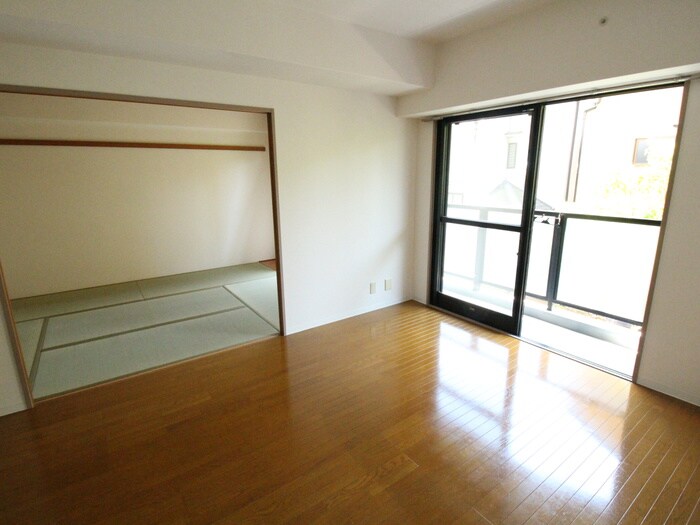 ウエルメゾン江坂の物件内観写真