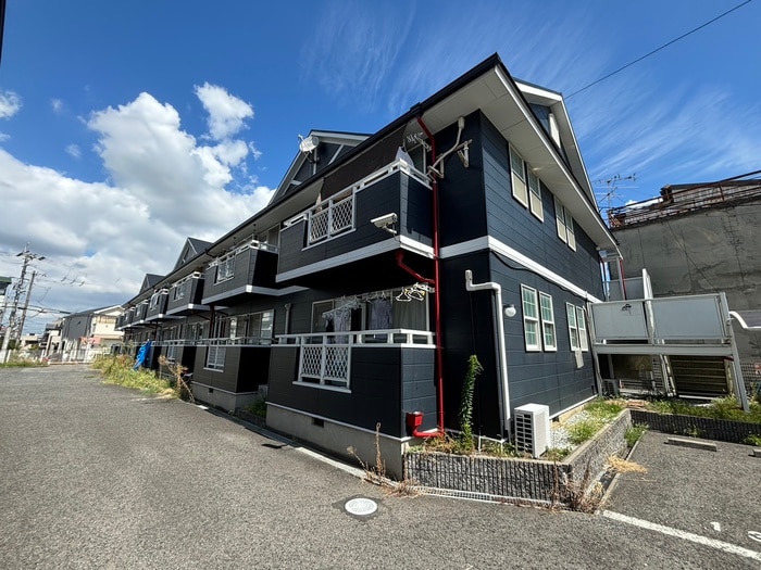 サマックスＹＵＩハイツの物件外観写真