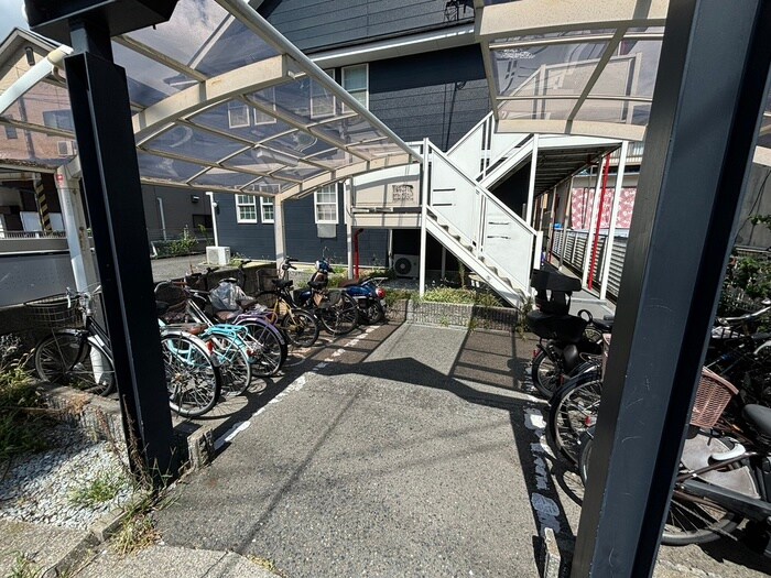 サマックスＹＵＩハイツの物件外観写真