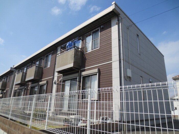 ユニグランデ山手A棟の物件外観写真