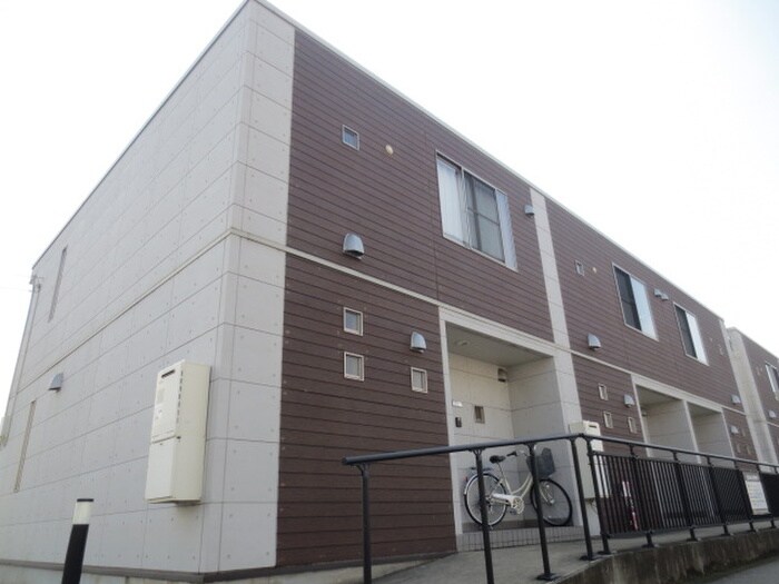 ユニグランデ山手A棟の物件外観写真