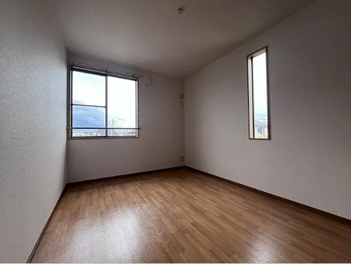 ユニグランデ山手A棟の物件内観写真