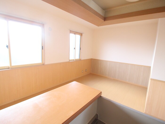 エストコリ－ヌⅠ番館の物件内観写真