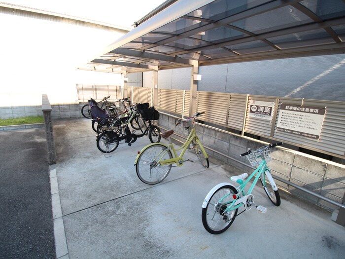 シャンテ春日の物件外観写真