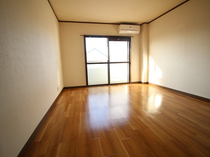 第三村西マンションの物件内観写真