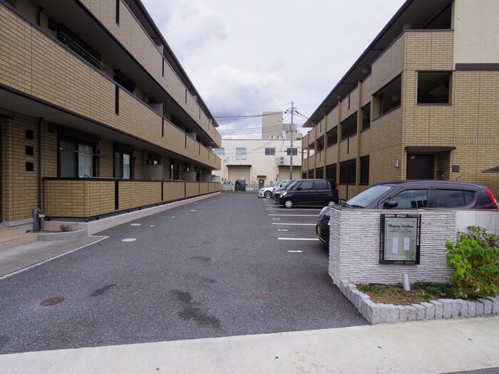 マジェスティ　サザンⅡ棟の物件外観写真