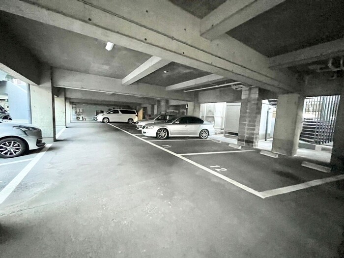 三松マンションの物件外観写真