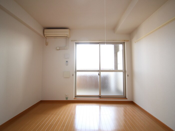 ＫＩﾌ-ﾄﾞｱﾙ･ﾃｨ･ﾌｪｽ･ﾋﾞｭ-の物件内観写真