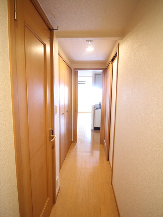 ＫＩﾌ-ﾄﾞｱﾙ･ﾃｨ･ﾌｪｽ･ﾋﾞｭ-の物件内観写真