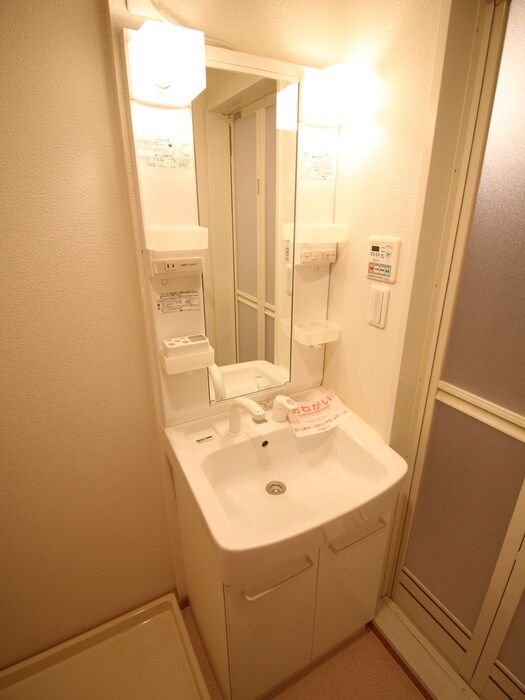 ＫＩﾌ-ﾄﾞｱﾙ･ﾃｨ･ﾌｪｽ･ﾋﾞｭ-の物件内観写真