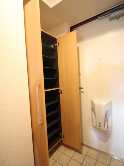 ＫＩﾌ-ﾄﾞｱﾙ･ﾃｨ･ﾌｪｽ･ﾋﾞｭ-の物件内観写真