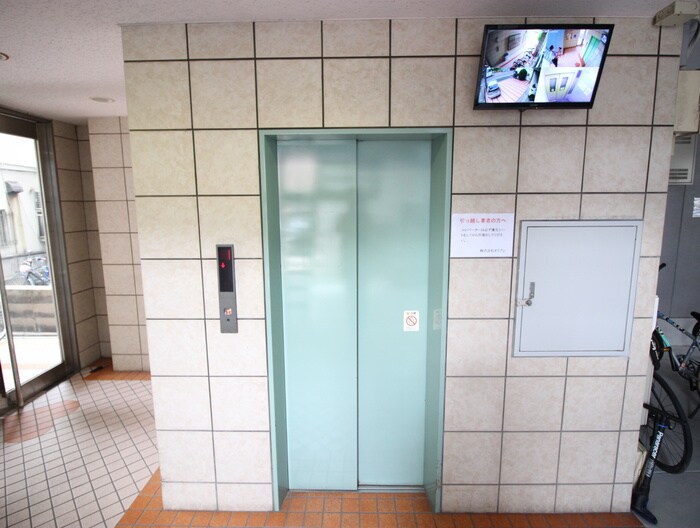 クレセ－ル阿波座の物件外観写真