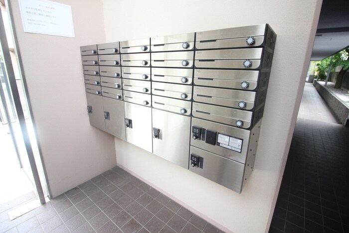 リバーサイド三国の物件外観写真