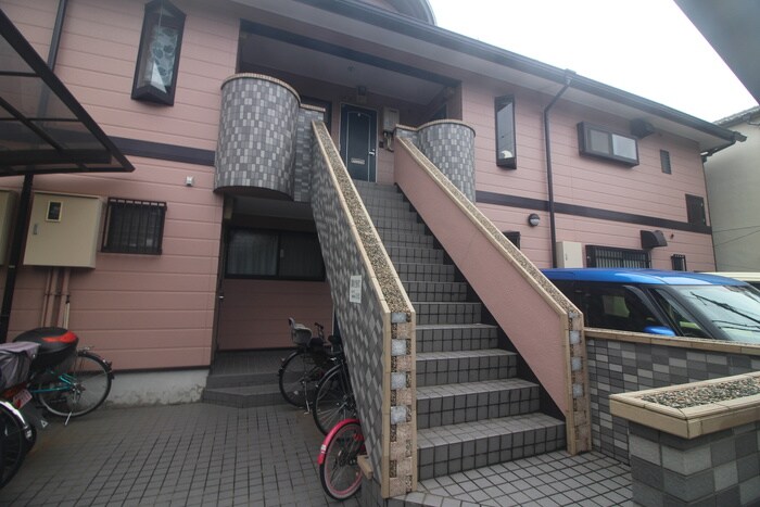 カステル・ヌオーボの物件外観写真