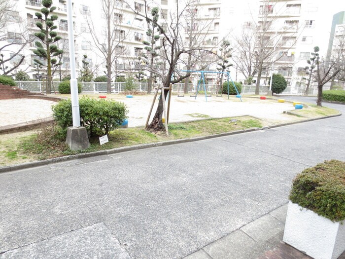 桃山台ｸﾞﾗﾝﾄﾞﾏﾝｼｮﾝD1棟(103)の物件外観写真