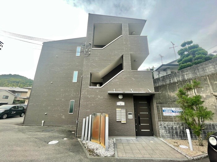 アンプルールフェール樹の物件外観写真