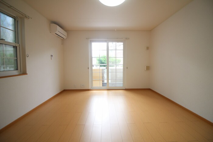 フィオーレ松ヶ丘の物件内観写真