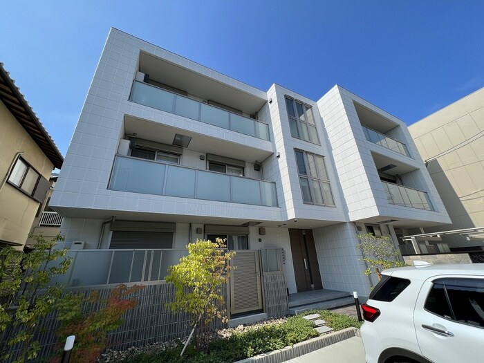 レジデンスシーズⅥの物件外観写真