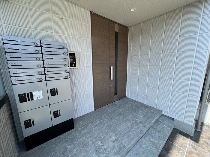 レジデンスシーズⅥの物件外観写真