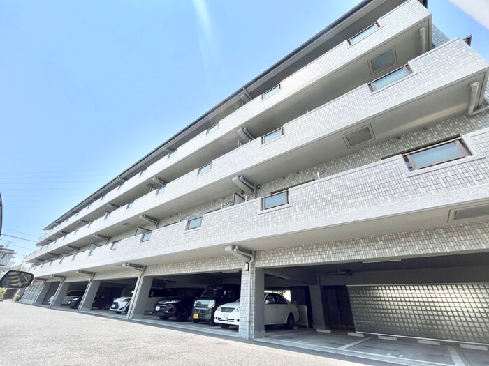 パ－クサイド山田の物件外観写真