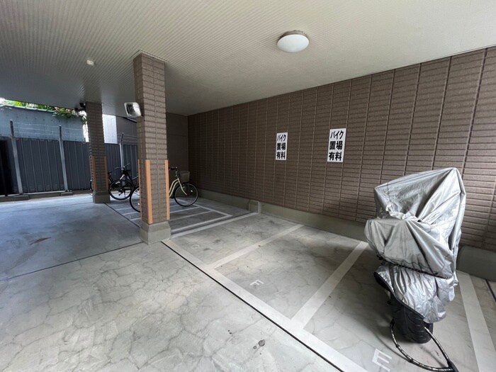 グロ－リ－１１の物件外観写真