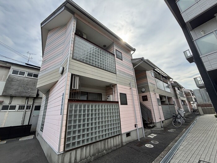 ピンクフラミンゴの物件外観写真