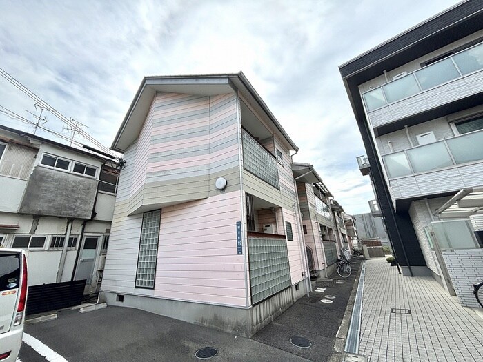 ピンクフラミンゴの物件外観写真