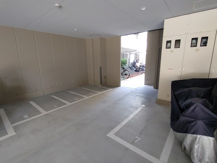 フェリシア江坂の物件外観写真