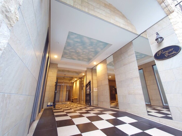 プルミエール朱雀の物件外観写真