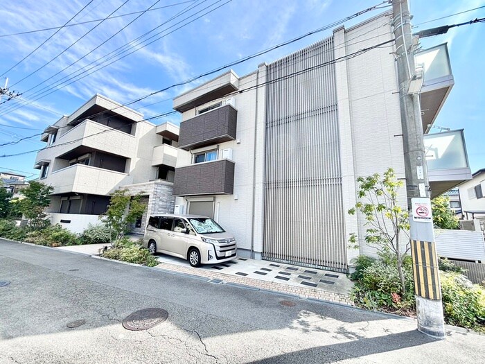 シャーメゾン寝屋川中央の物件外観写真