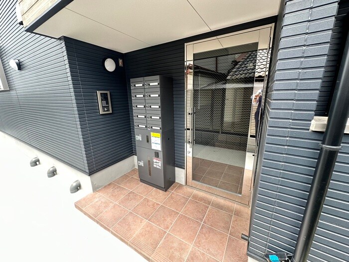 セラフィーメゾン郡元町の物件外観写真