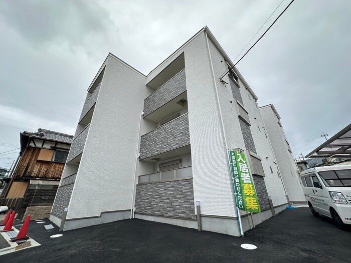 ピレーネ明和の物件外観写真