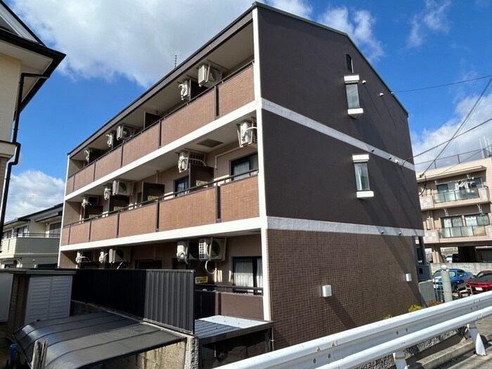 クリヨン宝塚の物件外観写真