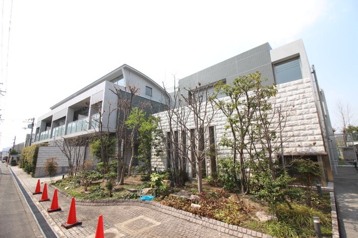 Murata Mansion Artist courtの物件外観写真