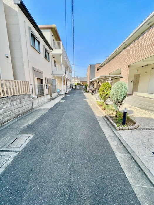 リバークロスの物件外観写真