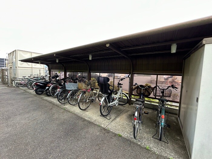 リバーハイツ間宮の物件外観写真