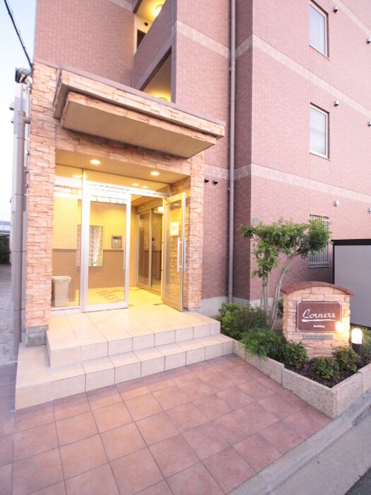 コーナーズ・ビルディングの物件外観写真