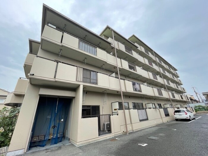 バーンフリート寝屋川の物件外観写真