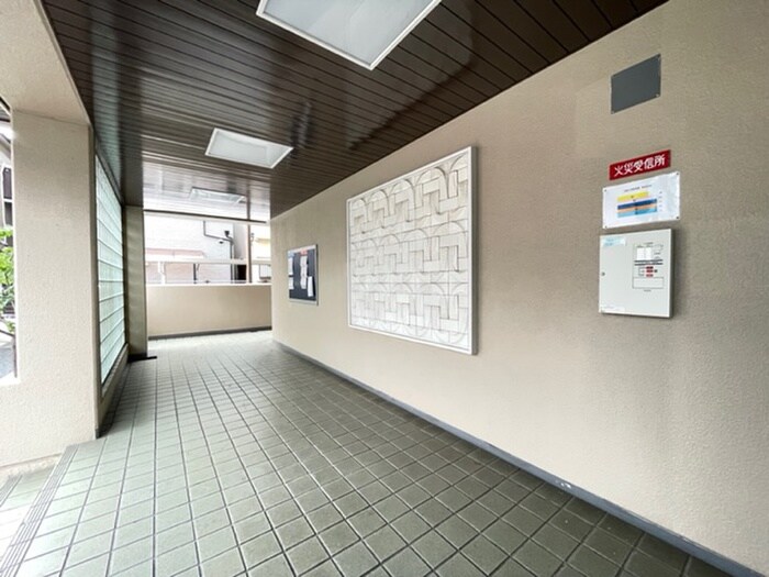 バーンフリート寝屋川の物件外観写真