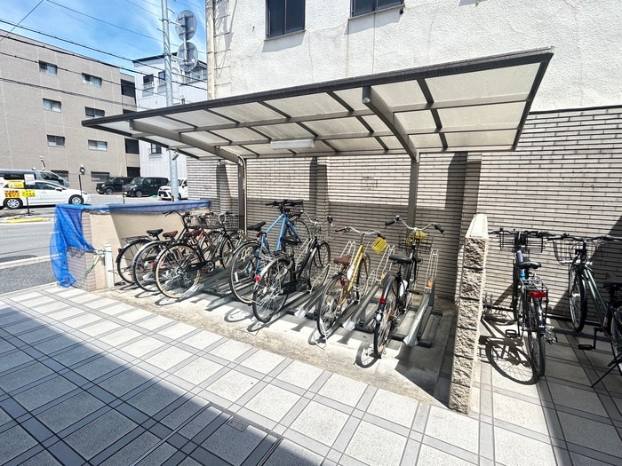 ウエストブリッジの物件外観写真