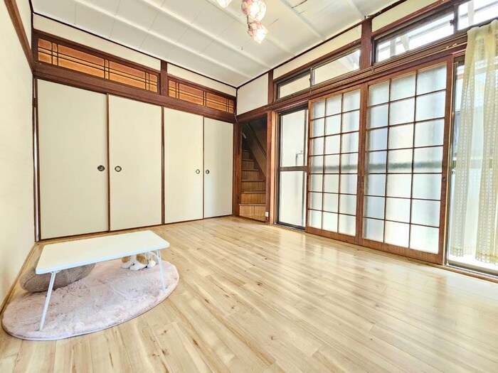 丘の上にある春のLa tortaの物件内観写真