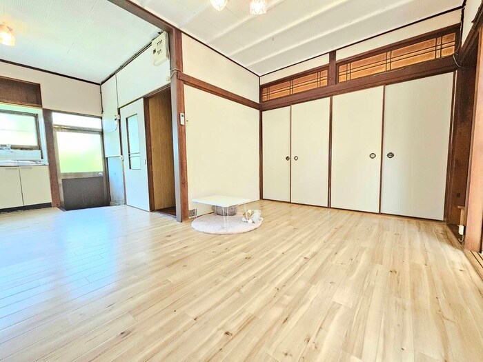 丘の上にある春のLa tortaの物件内観写真