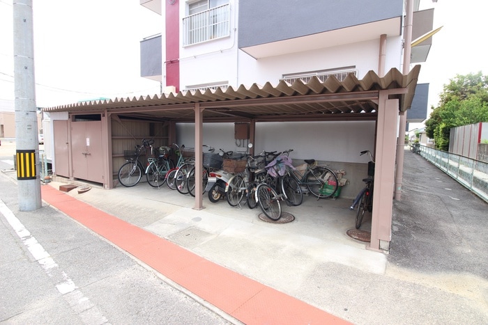 メゾンかりがねの物件外観写真